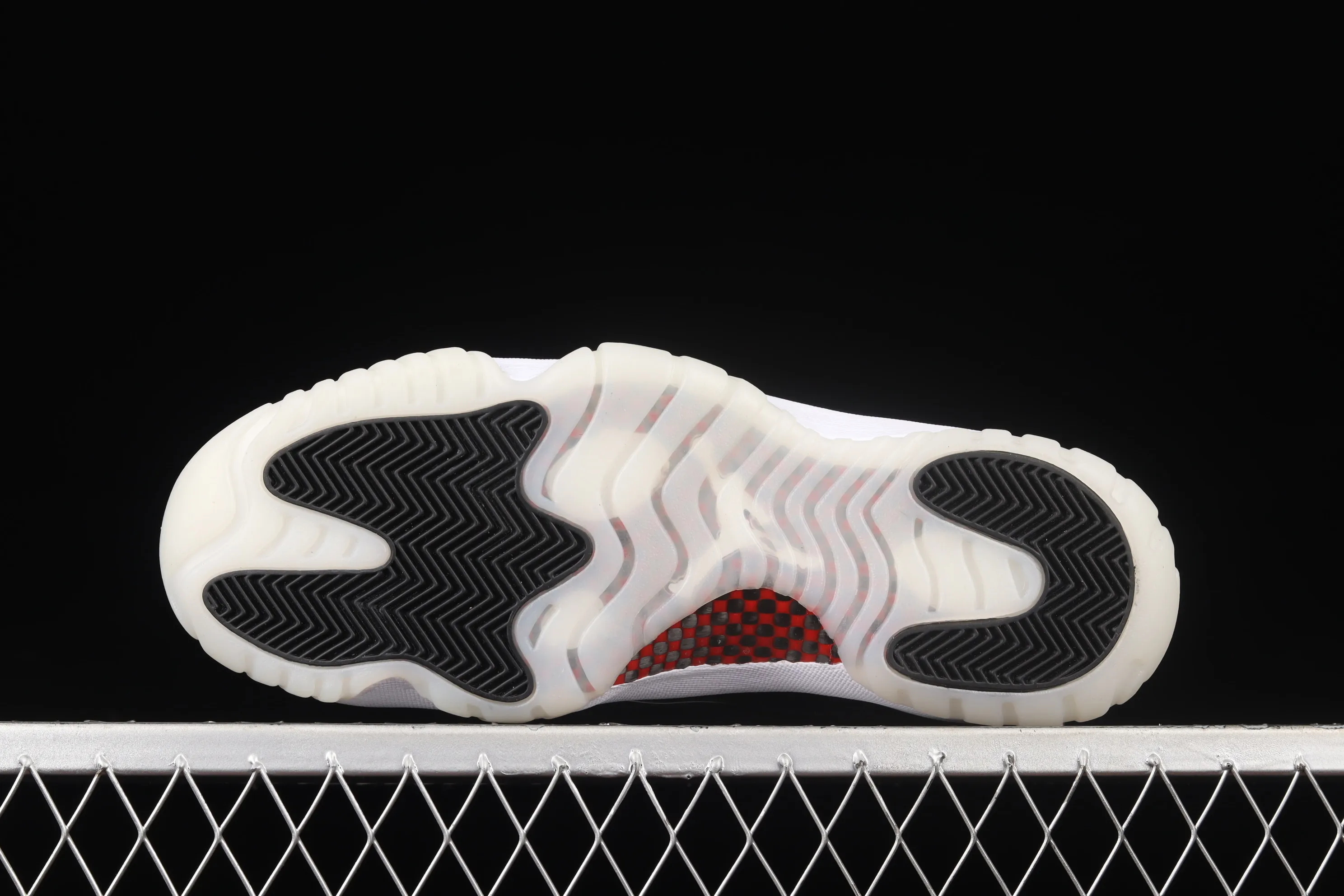 All categories Air Jordan Jordan series basketball shoes Air Jordan 11 pure original version Air Jordan 11 Retro Low "72-10" AJ11 low top devil sports culture basketball shoes AV2187-001